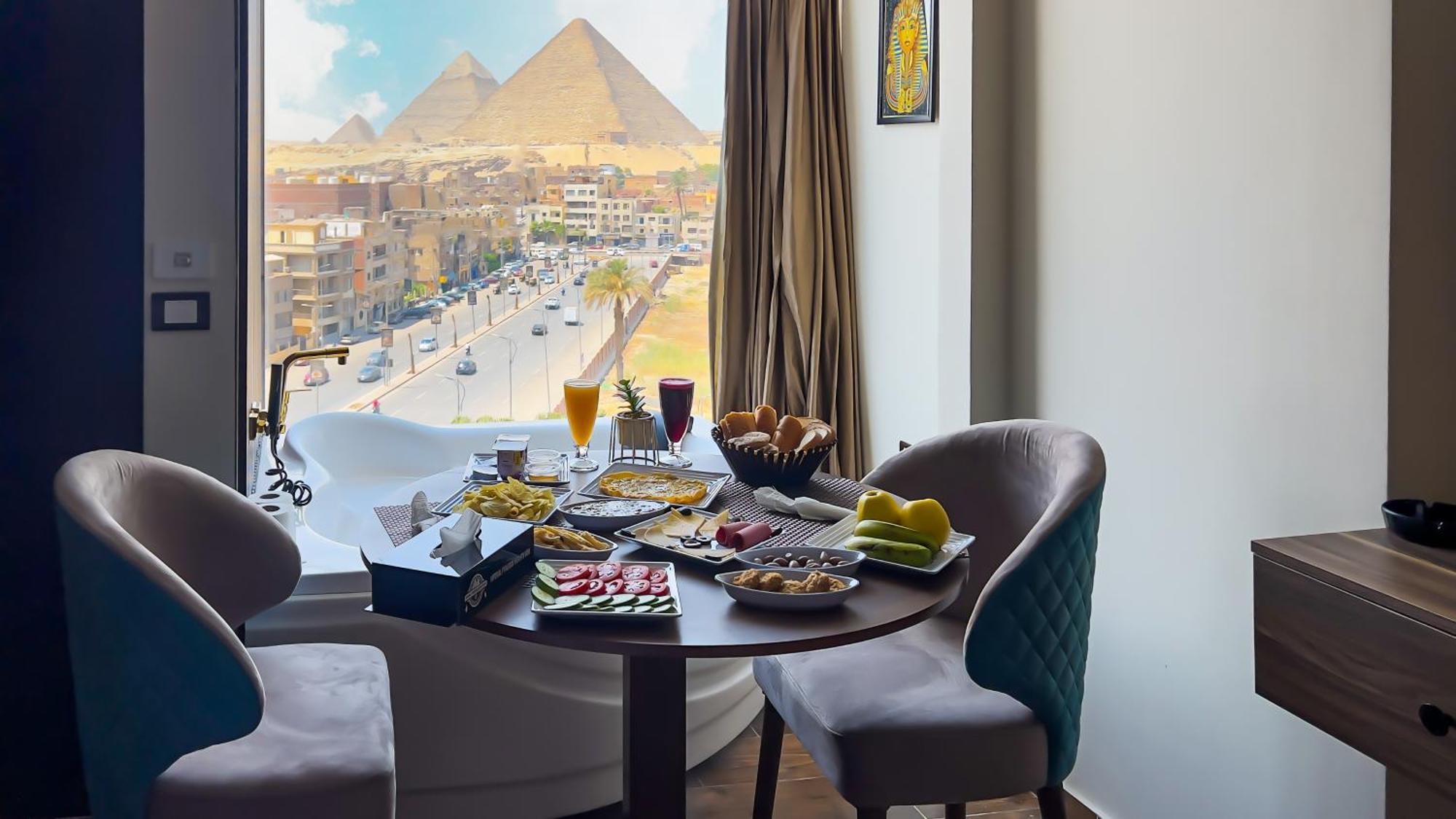 Imperial Pyramids Heights View Bed & Breakfast Nazlet el-Sîsi Dış mekan fotoğraf