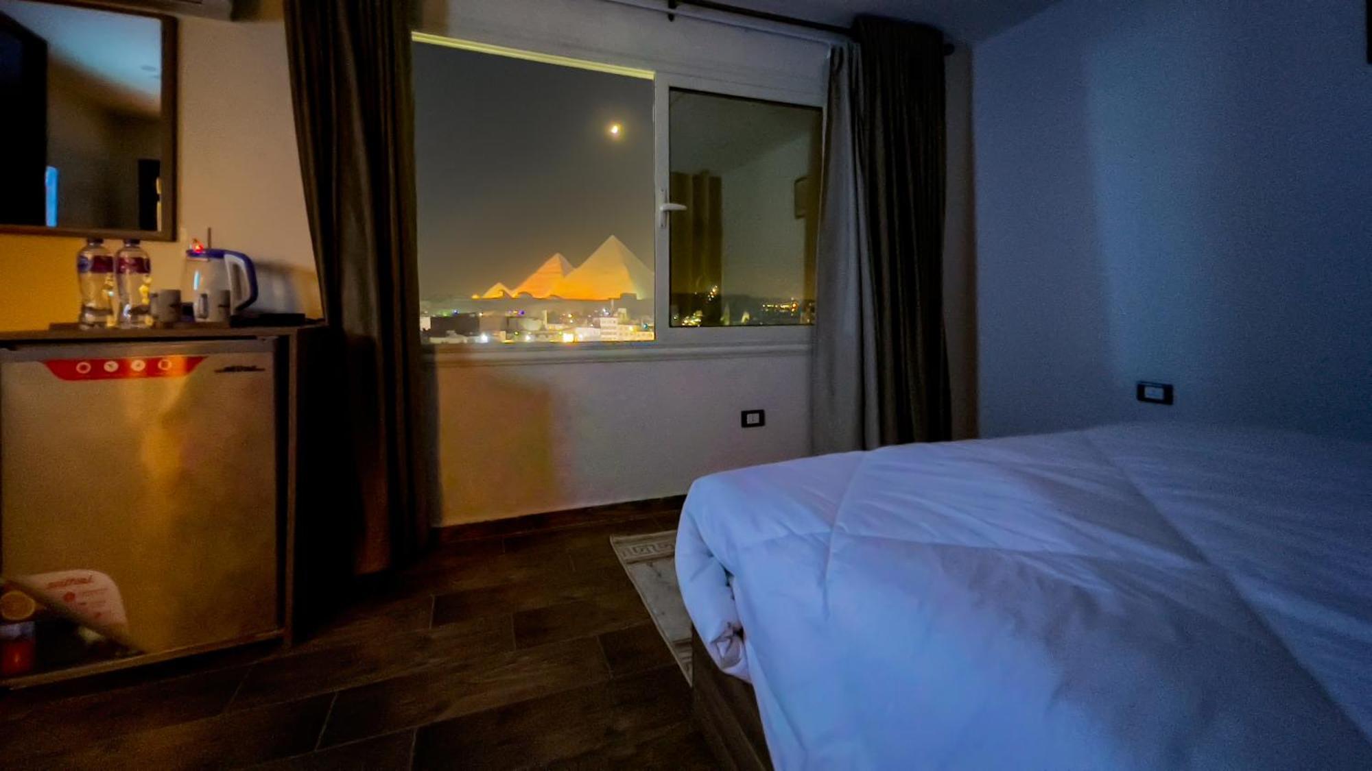 Imperial Pyramids Heights View Bed & Breakfast Nazlet el-Sîsi Dış mekan fotoğraf