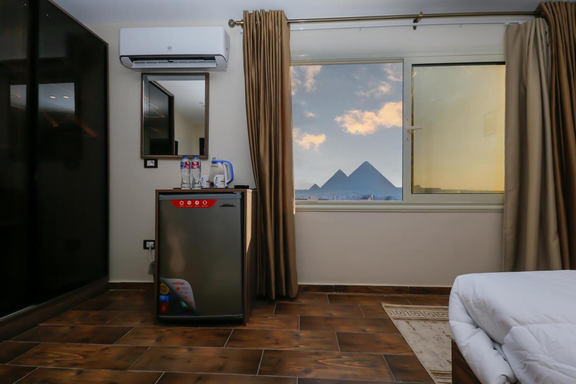 Imperial Pyramids Heights View Bed & Breakfast Nazlet el-Sîsi Dış mekan fotoğraf